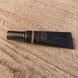 Cover FX Cream Concealer in Light